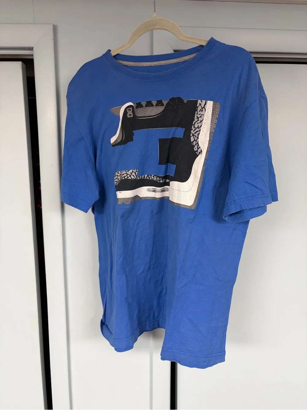 Air Jordan retro 3 edition sneakers graphic design logo athletic shirt size xl